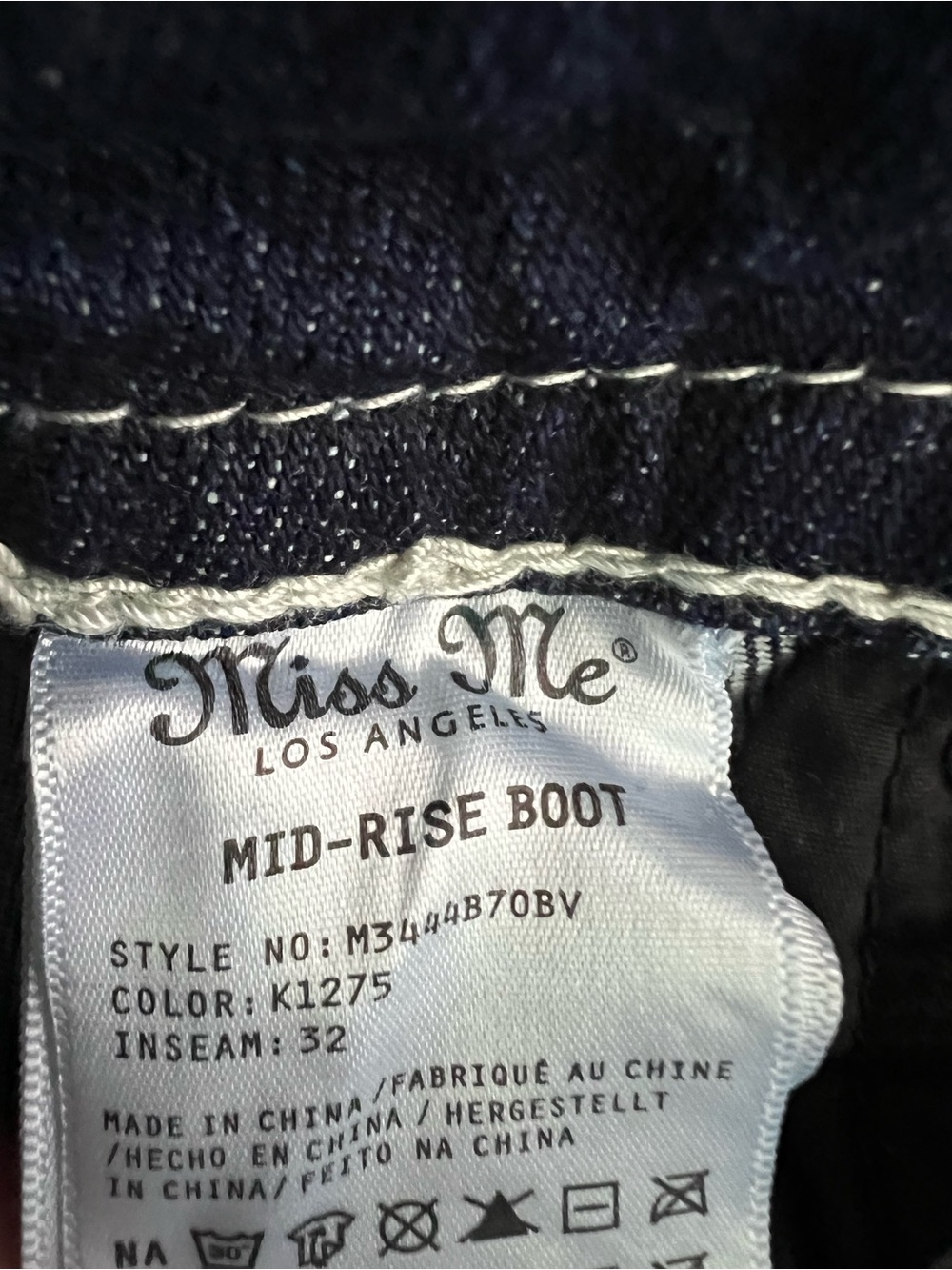 Miss Me Bootcut Embellished Jeans
Size 26 - Picture 4 of 7